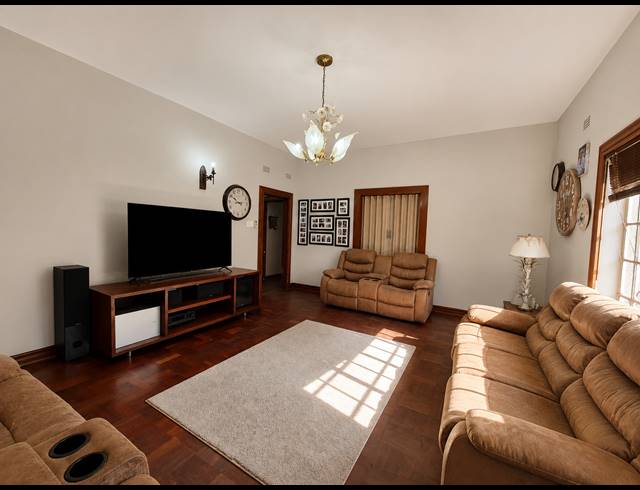 5 BEDROOM HOUSE FOR SALE IN UNITAS PARK